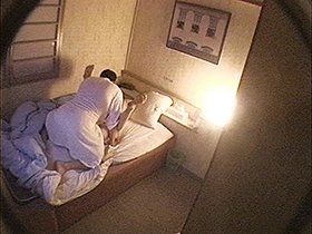 ラブホテル天井裏盗撮5濃厚に絡み求め合うカップル達　サンプル画像06